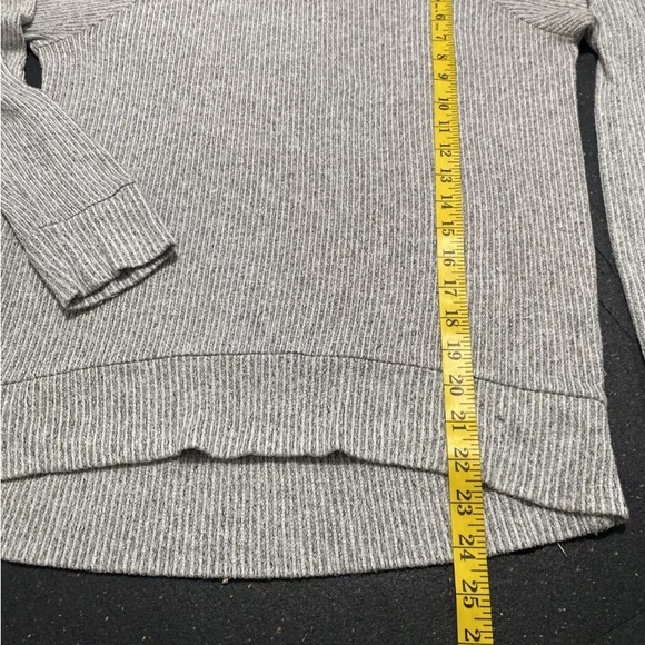 Old Navy Womens Soft Gray Heathered Knit Long Sleeve Pullover Sweater Size Sm - Picture 5 of 6